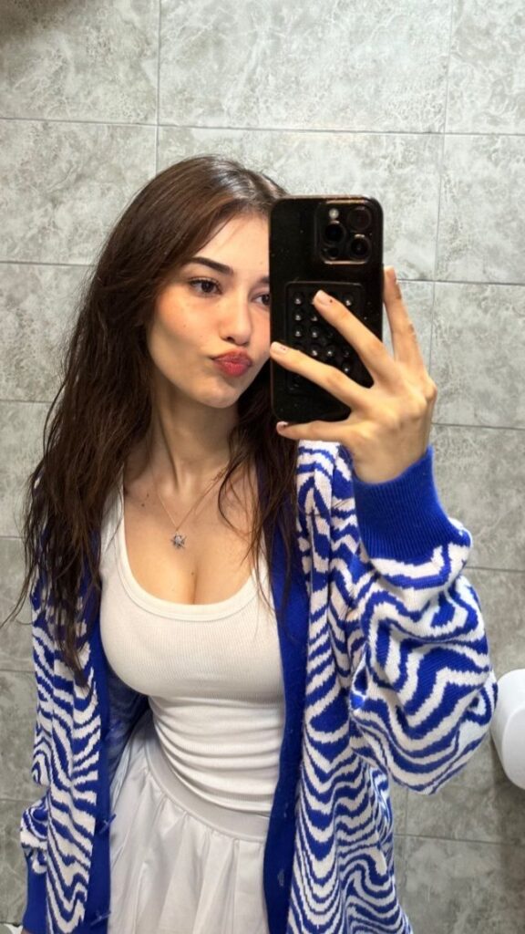 Avcılar Escort Vuslat Akıllı Sohbeti ve Ateşli Vücuduyla Kaliteli Fantezi Geceleri Sunan