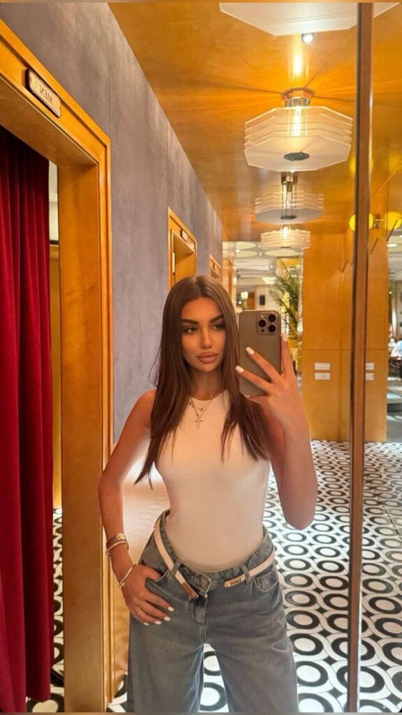 Esenyurt Escort Ceren Sonbahar Gibi Sıcaklığıyla Tutkulu Anal ve Oral Seanslar Sunan