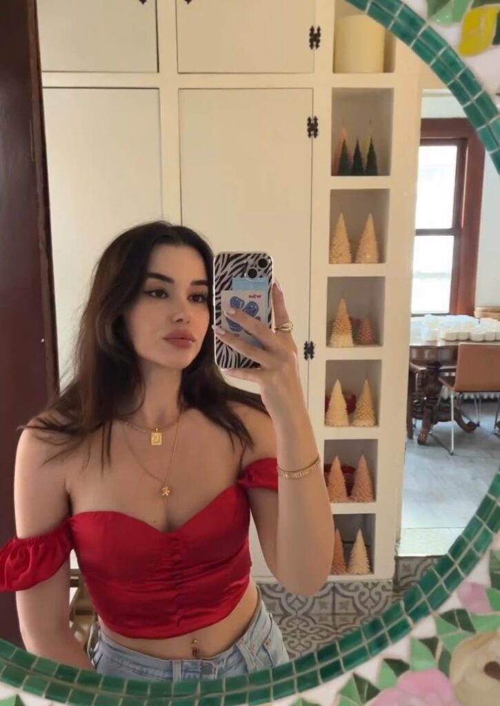 Küçükçekmece Escort Ebru Genç Doğal Güzellik ve Taze Enerjiyle Islak Oral ile Ateşli Anal Seanslar Sunan