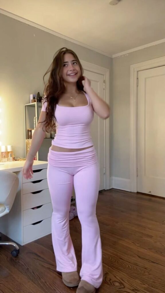 Sultanbeyli Escort Ayla Genç ve Hacer Gibi Güçlü Yapısıyla Anal Sevenleri Tatmin Eden